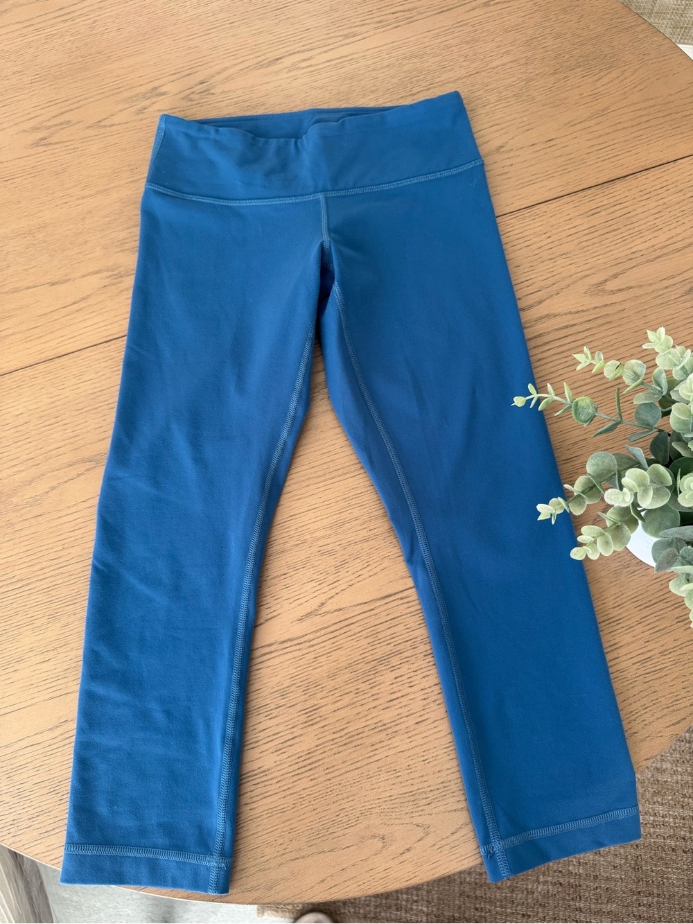 Lululemon Wunder under Crop Leggings Blue Size 6